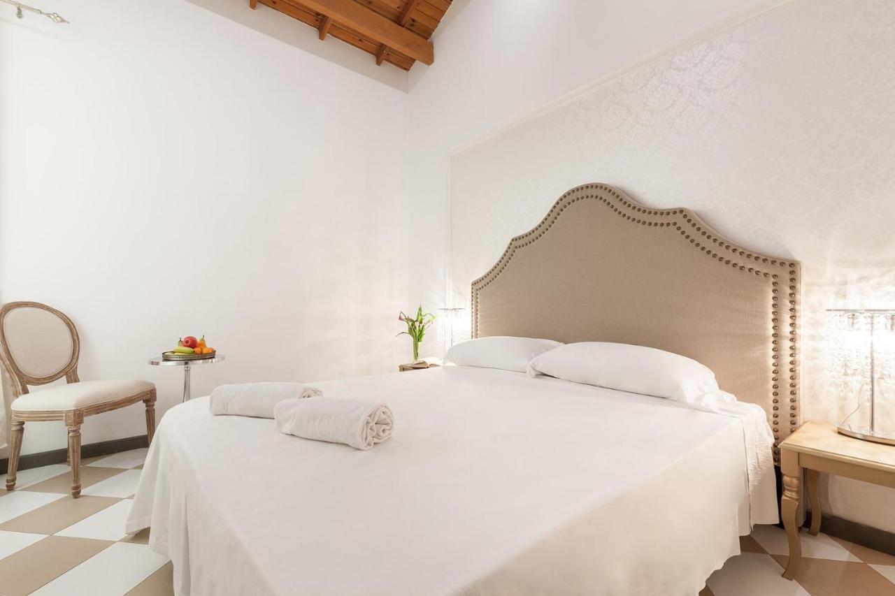 San Giacomo Rooms Кальярі Екстер'єр фото