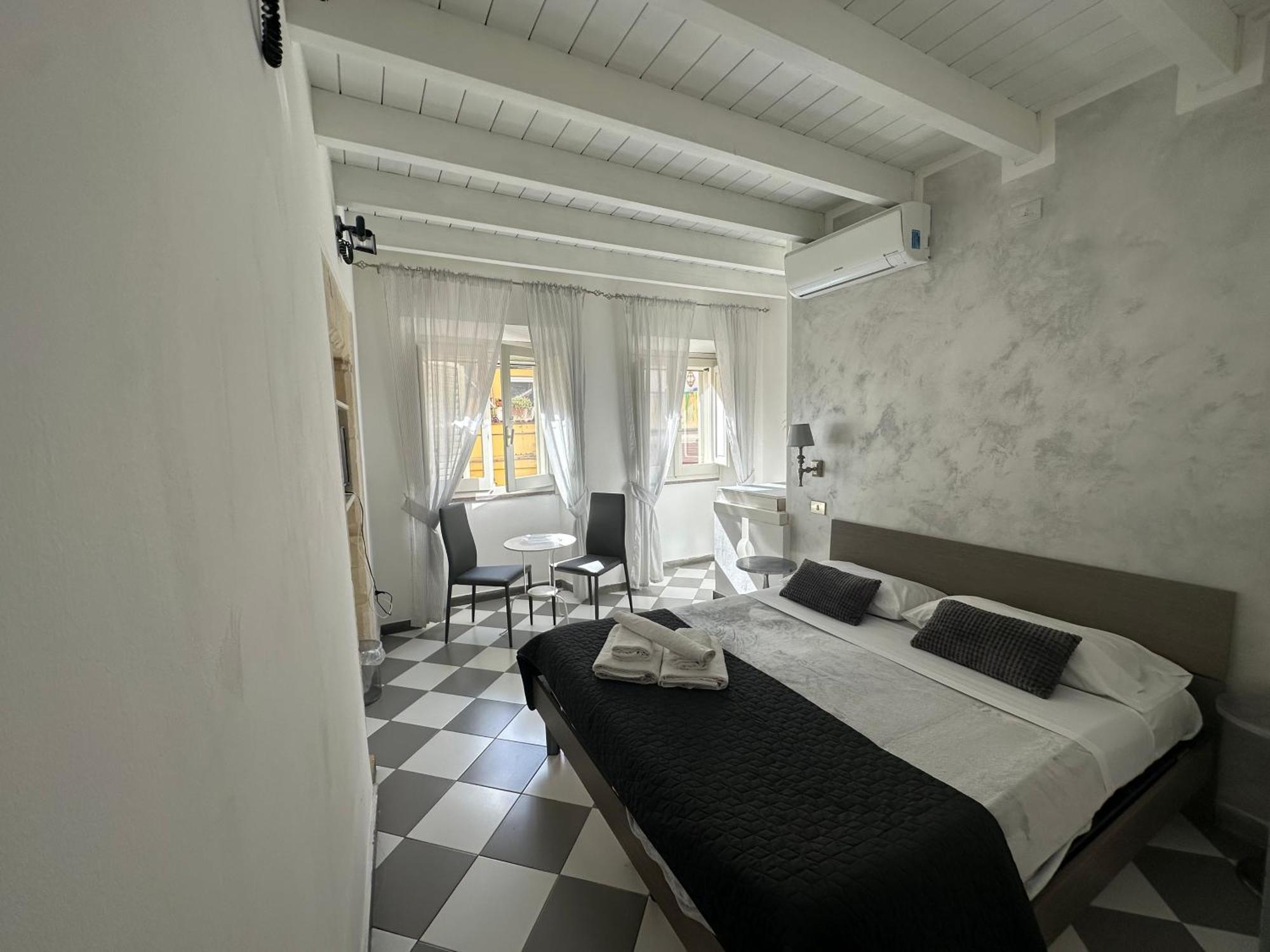 San Giacomo Rooms Кальярі Екстер'єр фото